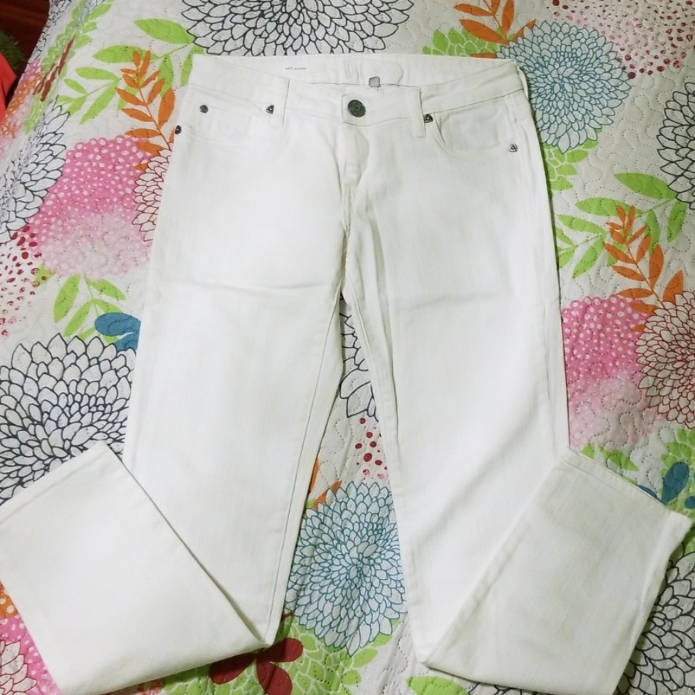 Straight leg white jeans😍🌸